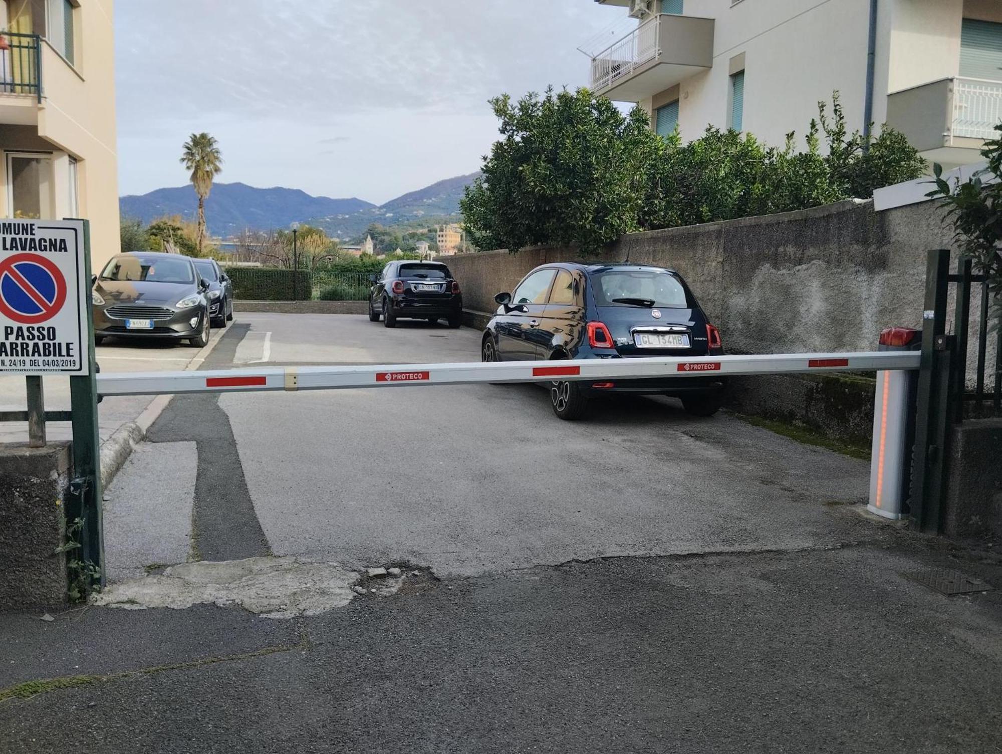 Appartamento Con Posto Auto Lavagna Eksteriør billede